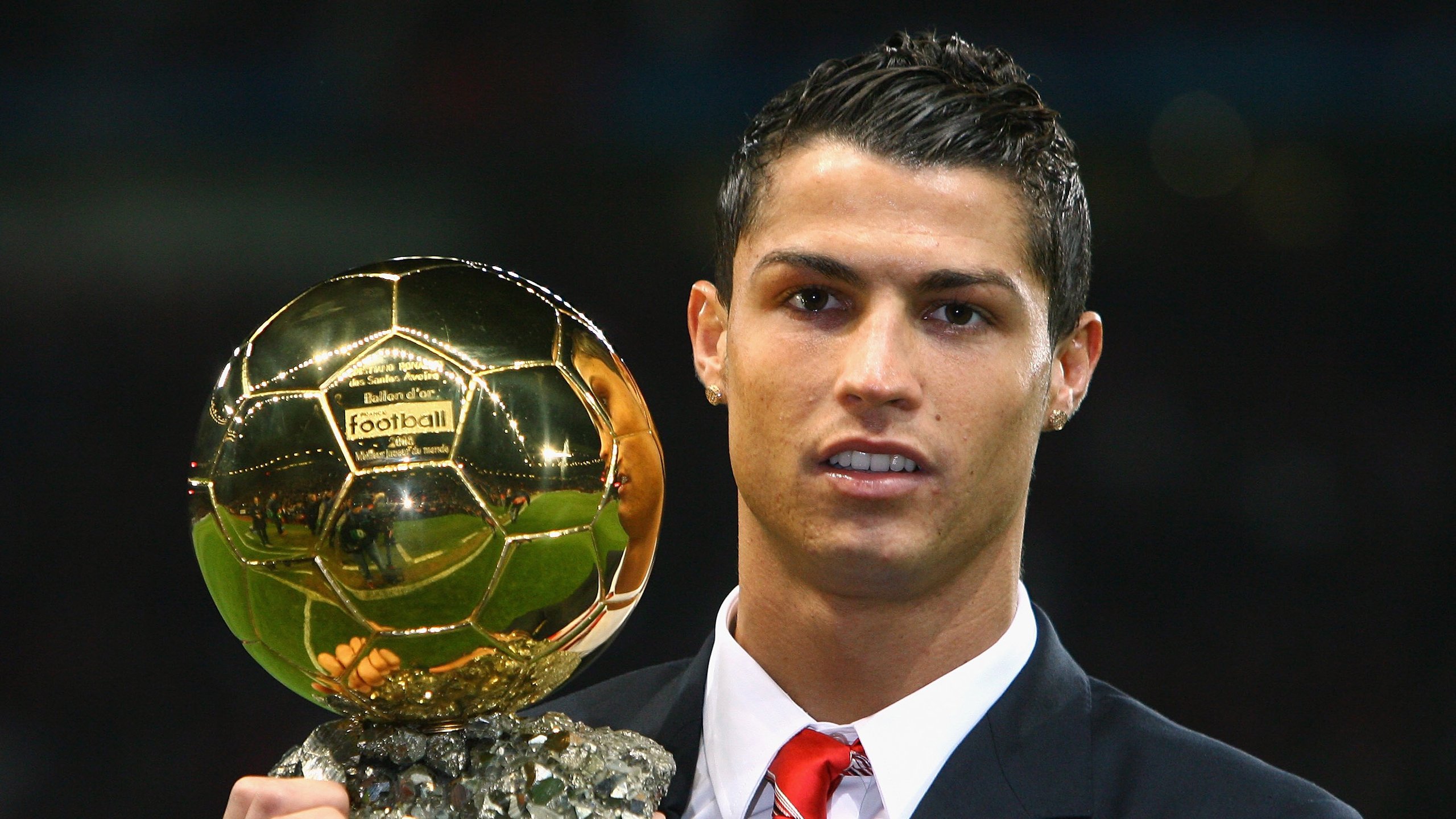 爱游戏官网-五大联赛球迷关注度最高的德比战盘点,足坛最火爆的德比