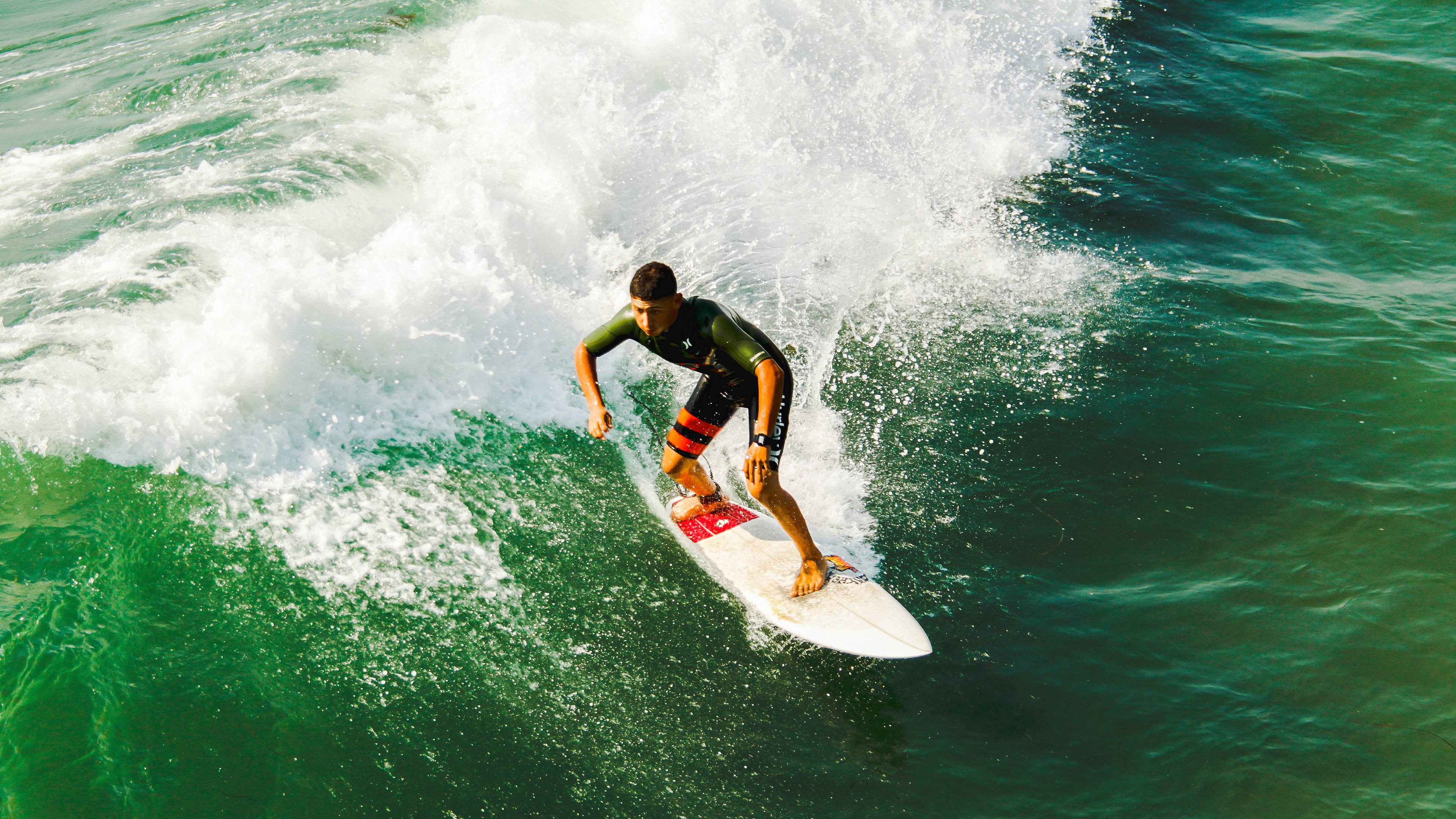 爱游戏娱乐平台-勇士替补阵容完成逆转展现深度优势，勇士队球员替补