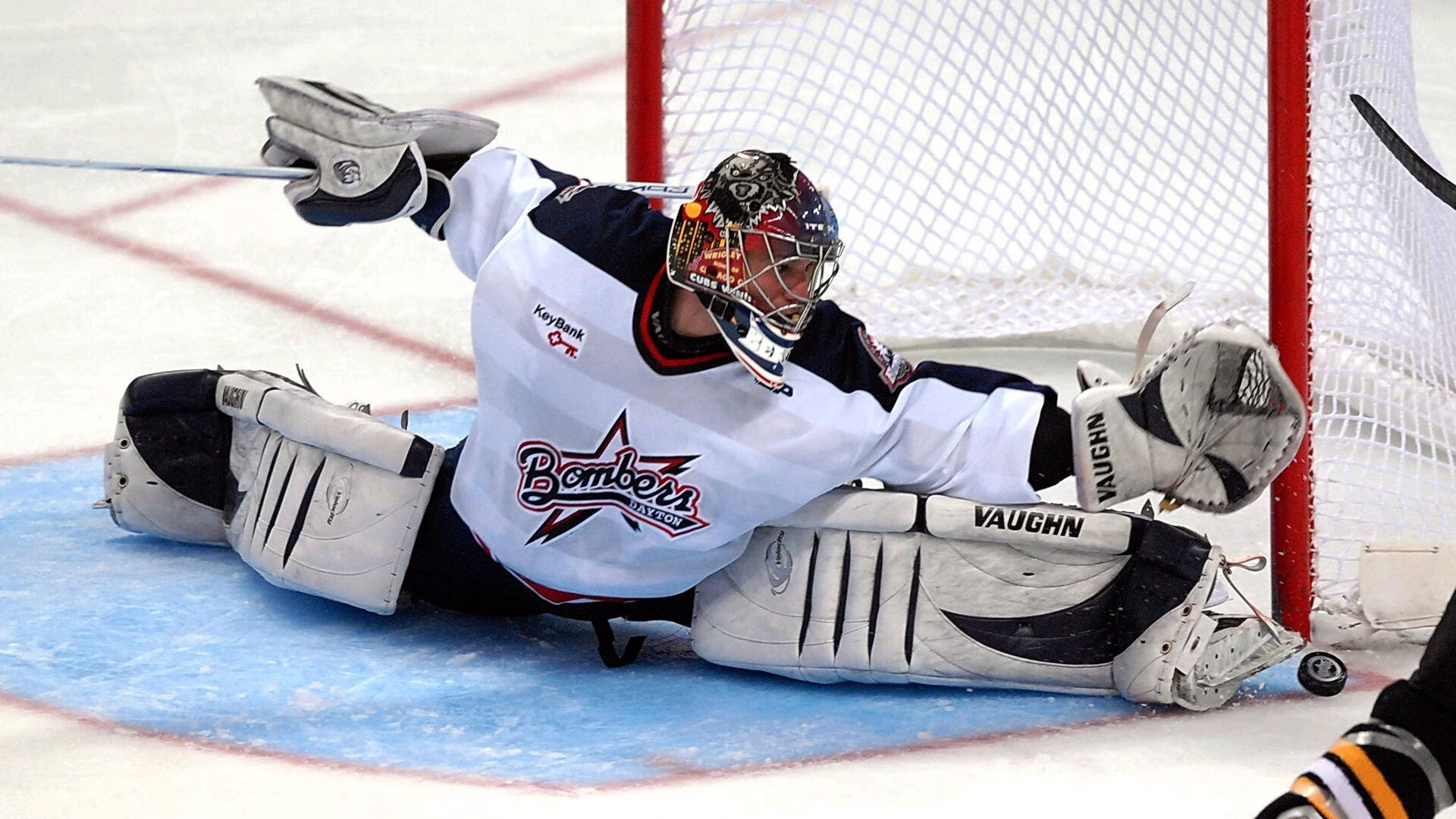 爱游戏下载-勇士教练强调防守是争冠最大关键，勇士的防守体系是什么